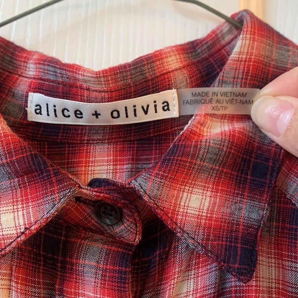 Alice + Olivia Glenna crinkle button down plaid women shirt red XS/TP - Picture 3 of 8